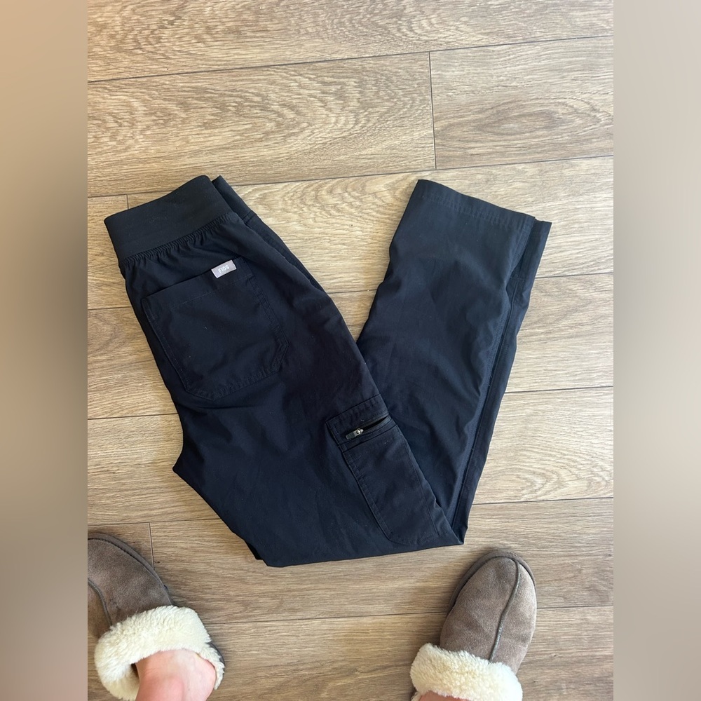 Figs XS black scrub pants